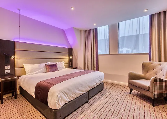 Premier Inn Premier Inn Dublin Cc Temple Bar